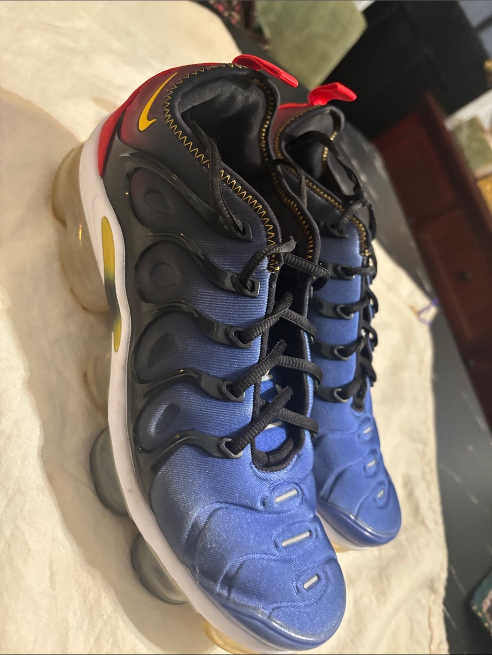 Nike Air VaporMax Plus in multicolor color-way size 8.5 - Picture 3 of 7